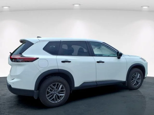 Used 2024 White Nissan S image 11