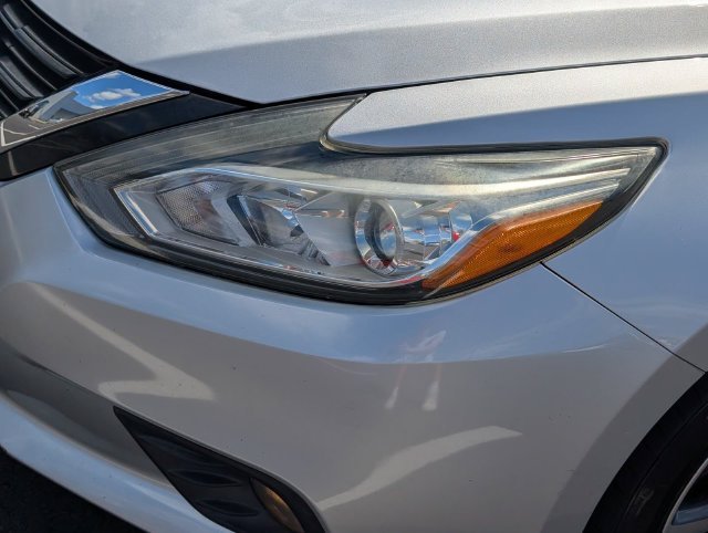 Used 2017 Silver Nissan 2.5 SV image 9