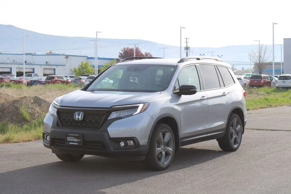 Used 2020 Lunar Silver Metallic Honda Touring image 8