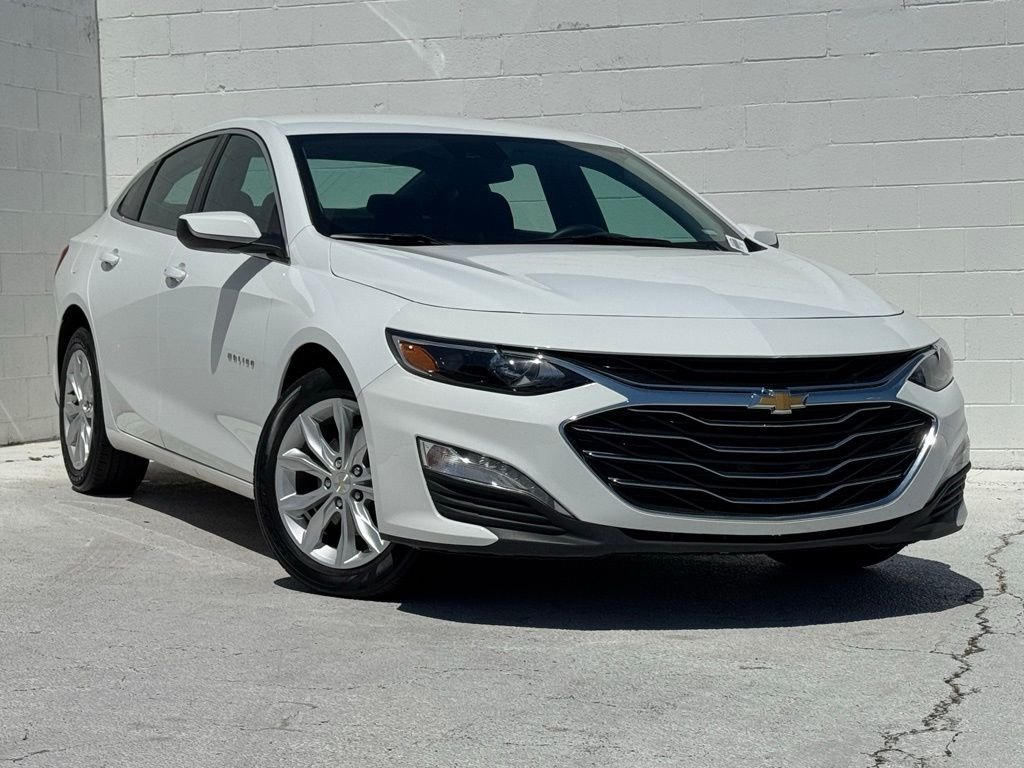Used 2025 White Chevrolet LT image 2