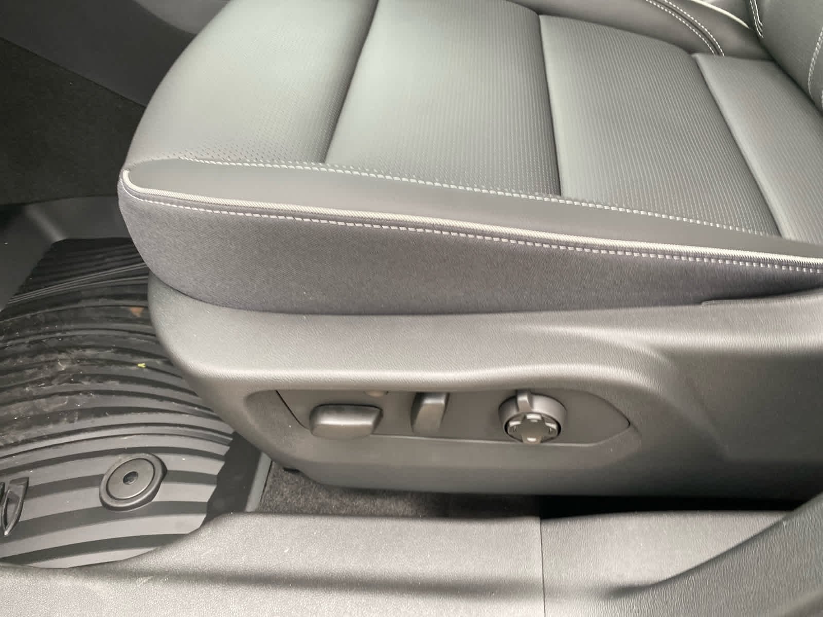 2026 Buick Envision Avenir - Photo 11
