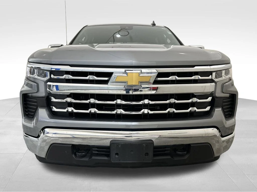 Used 2024 Gray Chevrolet LT image 10
