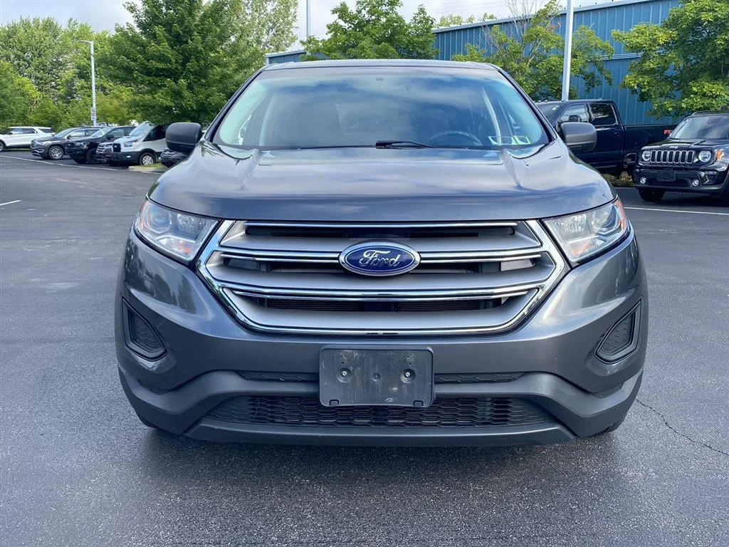 Used 2015 Magnetic Metallic Ford SE image 5