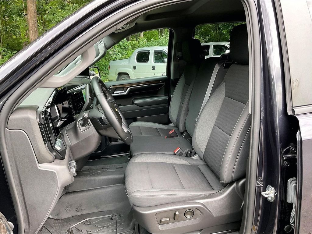 Used 2023 Gray Chevrolet LT image 10