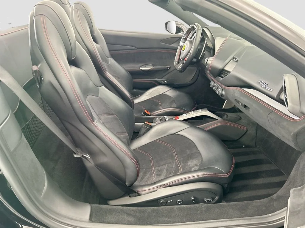 Used 2018 Nero Ferrari  image 25