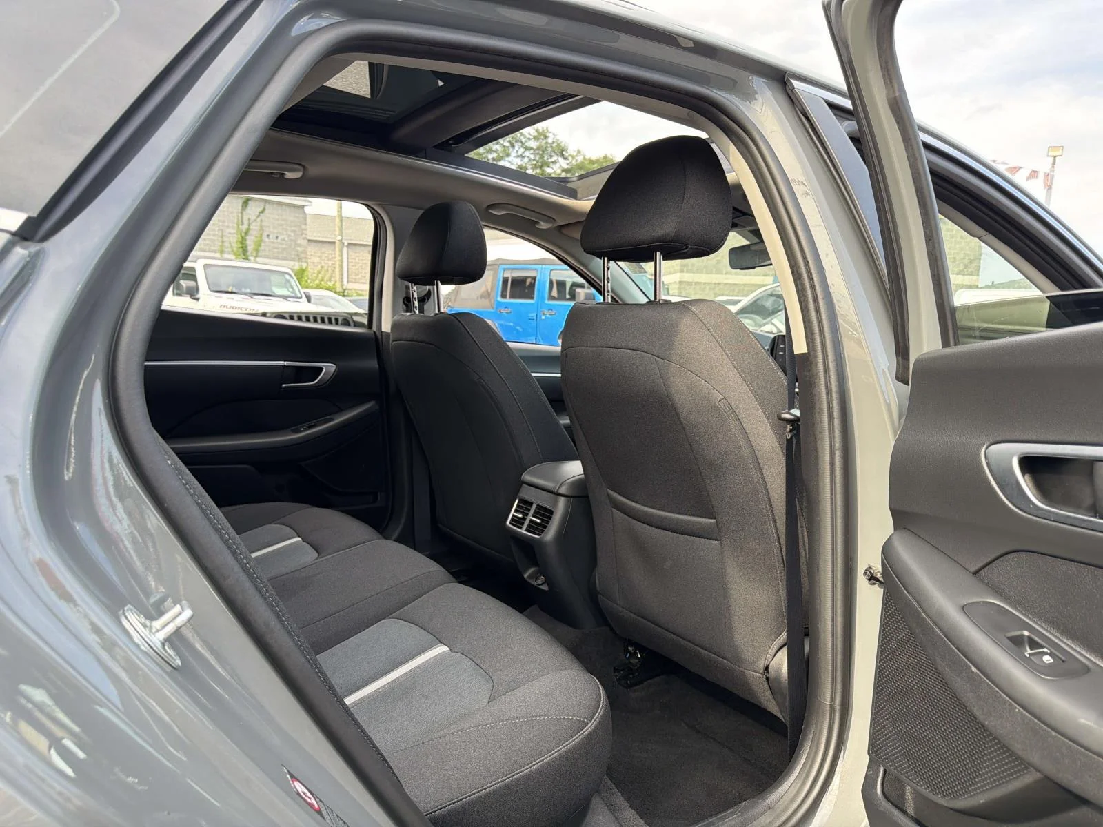 Used 2021 Gray Hyundai SEL image 16