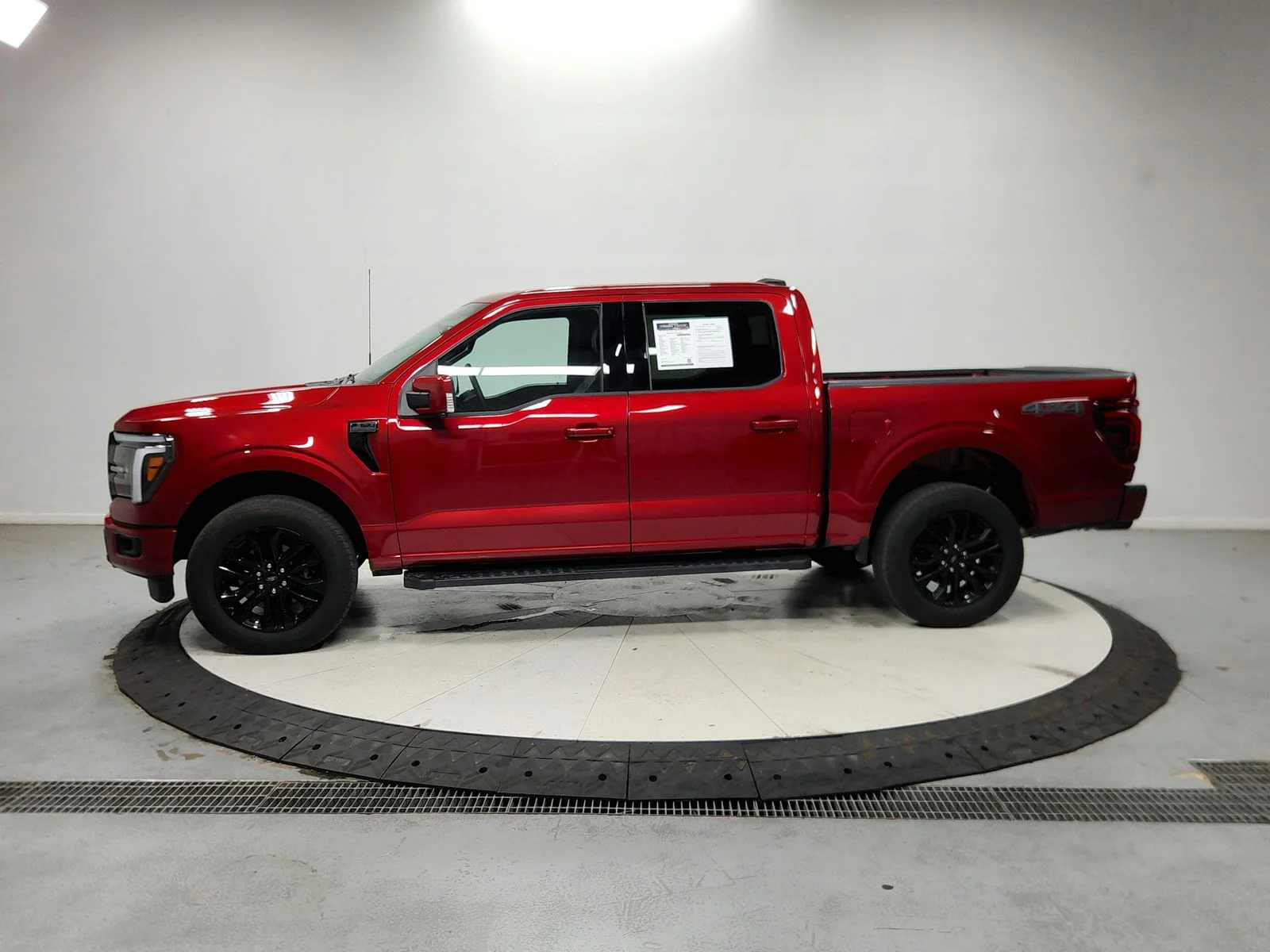 Used 2025 Red Ford Lariat image 5