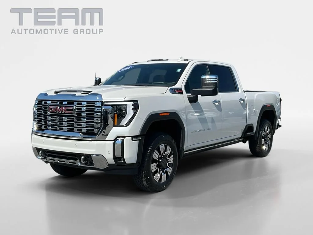 Used 2025 White Frost Tricoat GMC Denali image 3