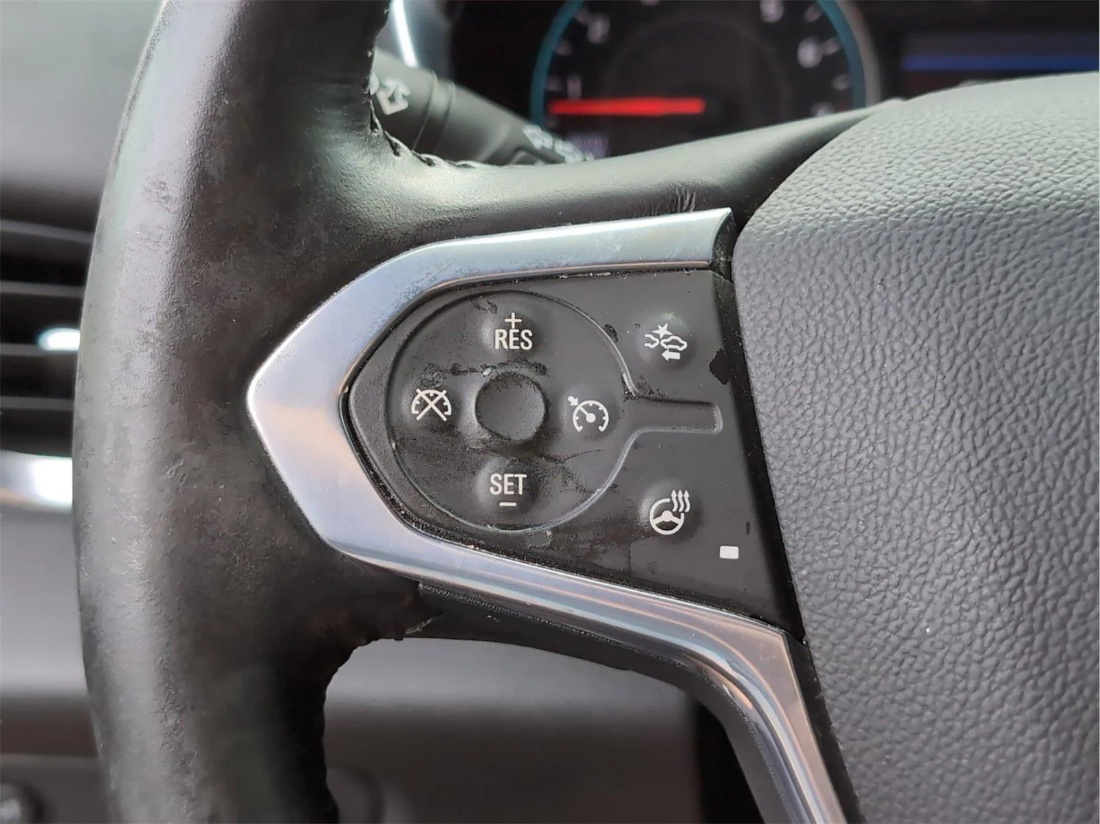 Used 2021 SILVER ICE METALLIC Chevrolet Premier image 26