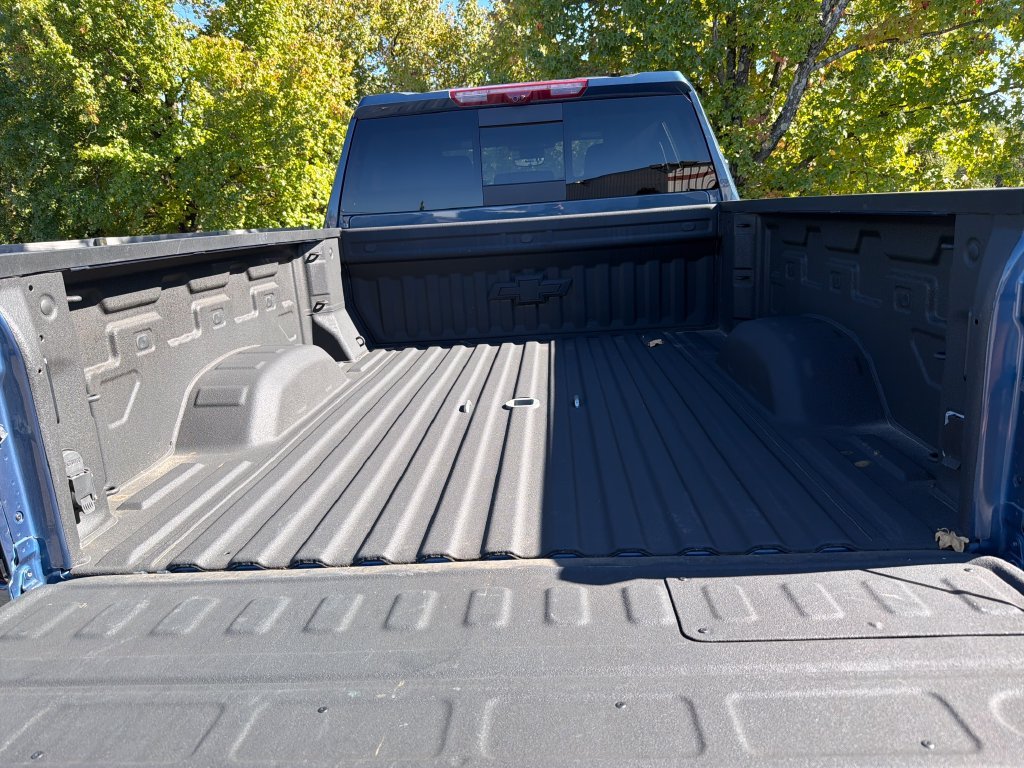 Used 2025 Blue Chevrolet LTZ image 9