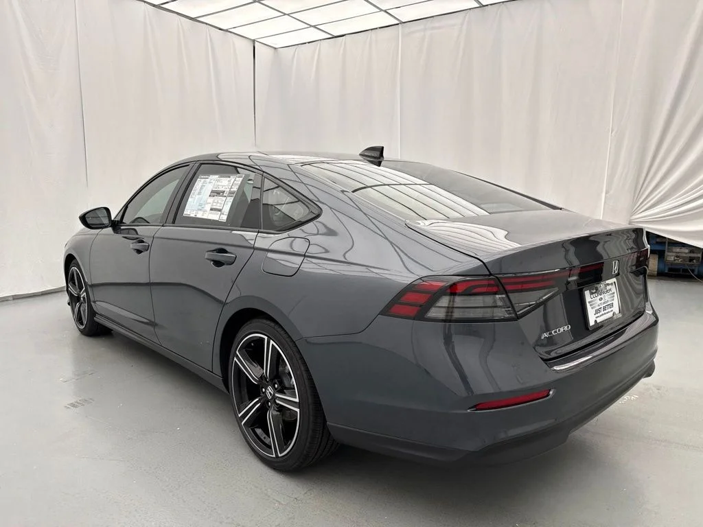 New 2026 Meteorite Gray Metallic Honda SE image 5