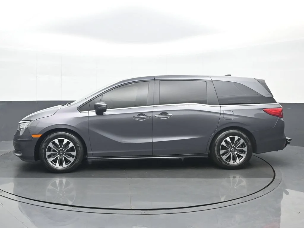 Used 2023  Honda EX-L image 3