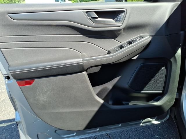 Used 2023 Silver Metallic Ford Active image 10