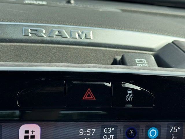 New 2026 Diamond Black Crystal Pearl-Coat Exterior Paint RAM Laramie image 18
