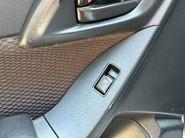 Used 2018 Ice Silver Metallic Subaru 2.5i Premium image 15
