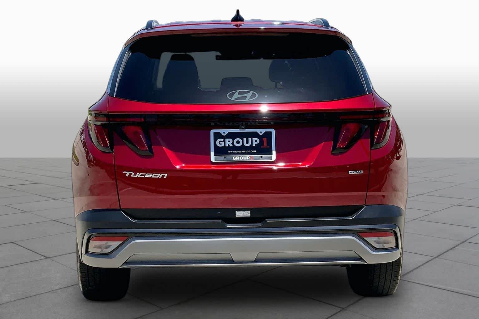Used 2025 Ultimate Red Hyundai SEL image 5