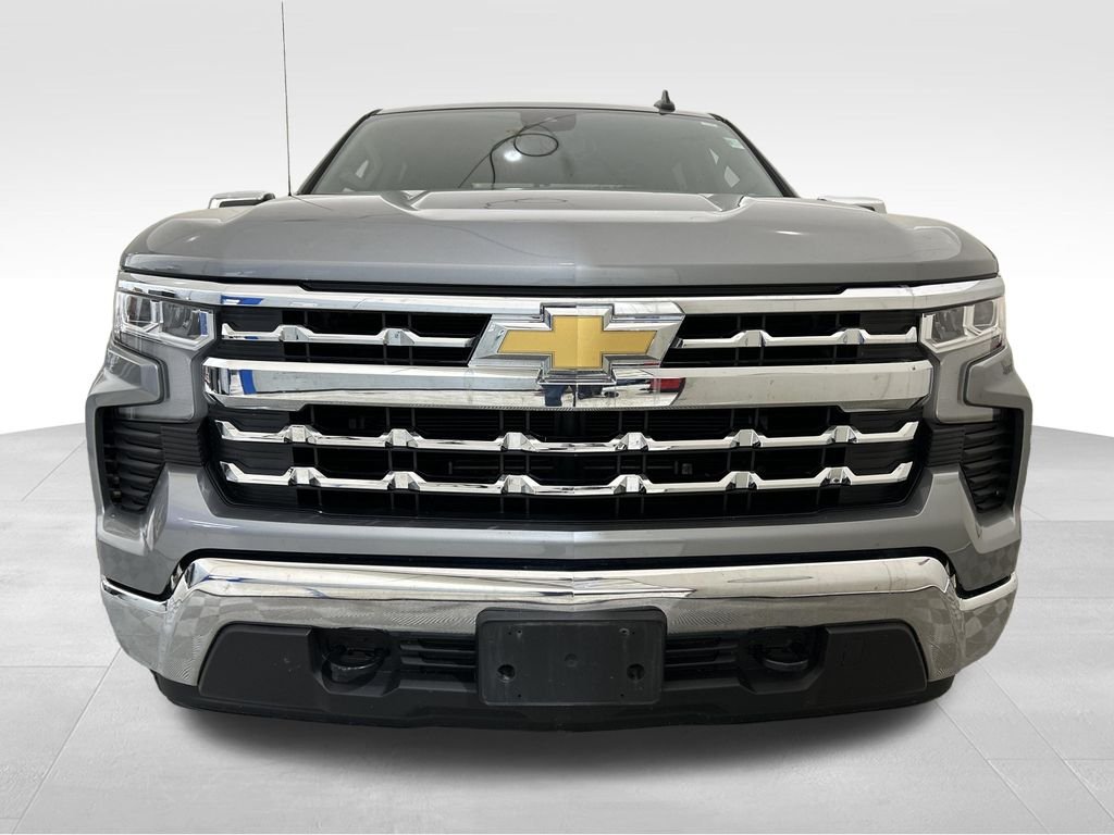 Used 2024 Gray Chevrolet LT image 10