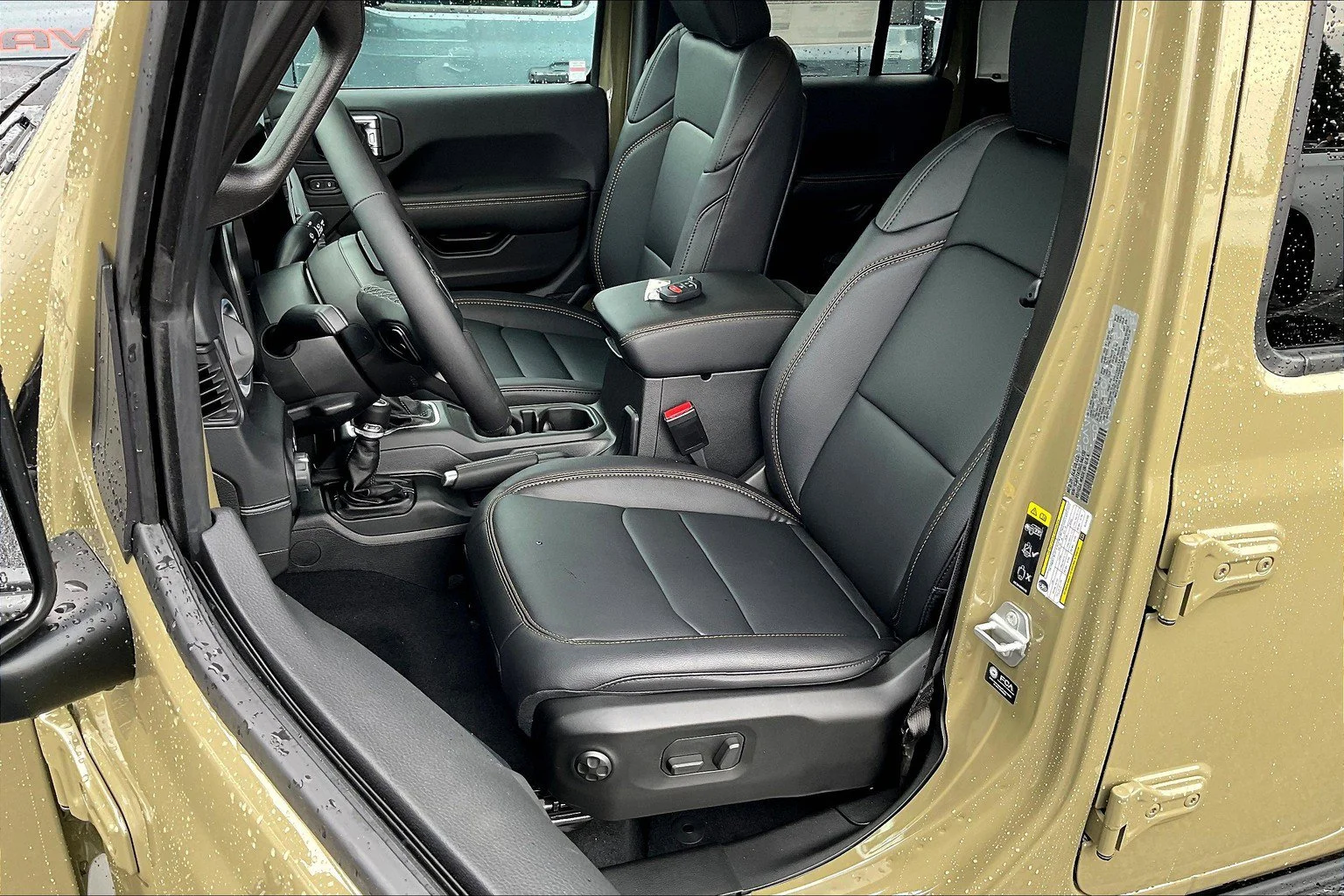 New 2025 Green Jeep High Tide image 9