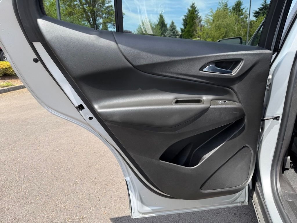 Used 2022 Silver Ice Metallic Chevrolet LT image 30