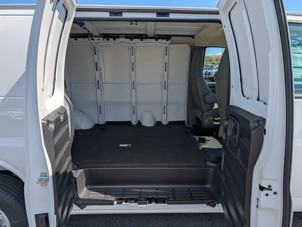 2026 Chevrolet Express Cargo Work Van - Photo 7