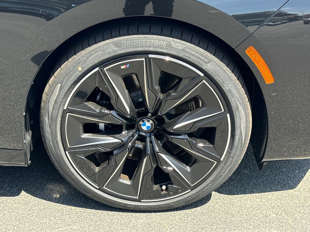 New 2026 Black Sapphire Metallic BMW 740i image 7