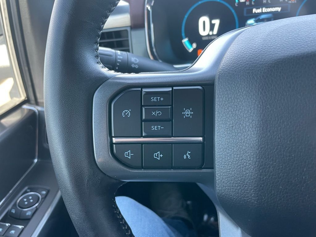 Used 2022 Silver Ford Lariat image 24