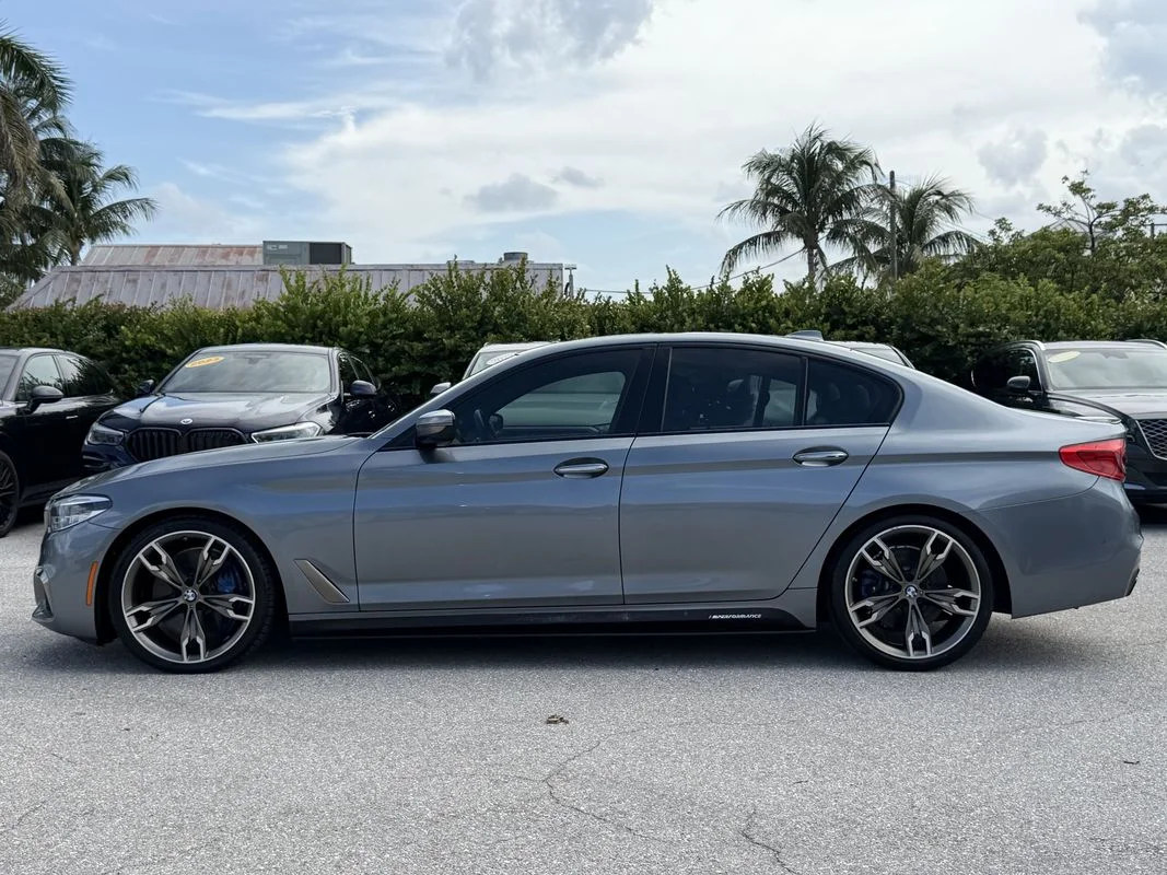 Used 2018  BMW M550i xDrive image 3