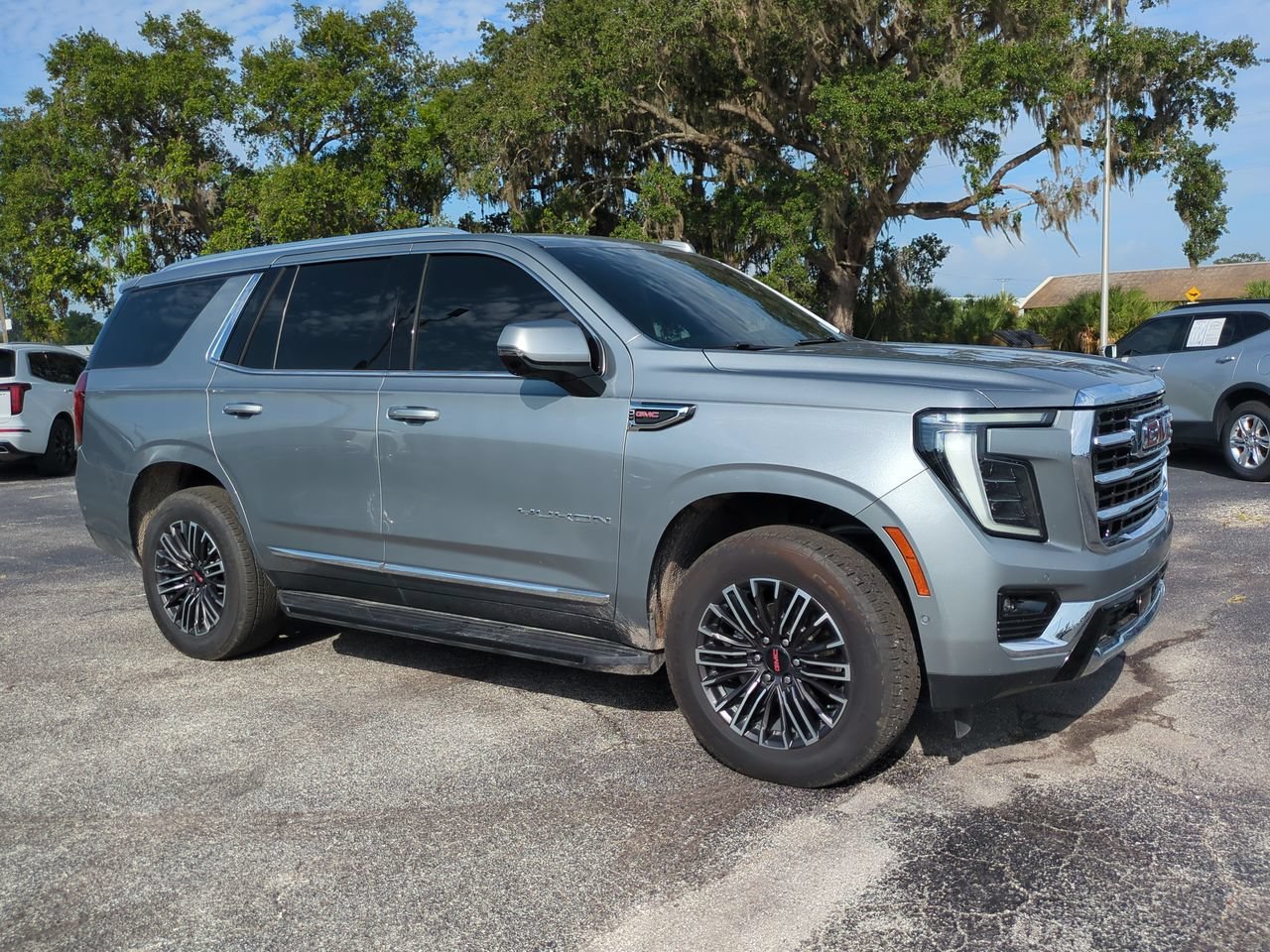 Used 2025 Sterling Metallic GMC Elevation image 2
