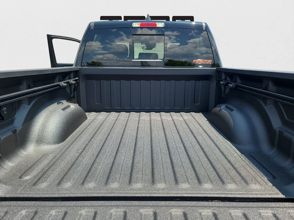 New 2026 Diamond Black Crystal Pearl-Coat Exterior Paint RAM Big Horn/Lone Star image 29