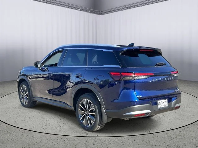 New 2027 GRAND BLUE INFINITI Luxe AWD image 8