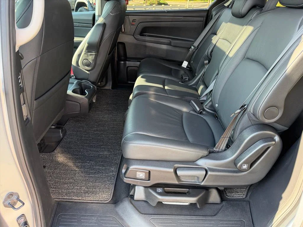 Used 2025 Silver Honda EX-L image 9
