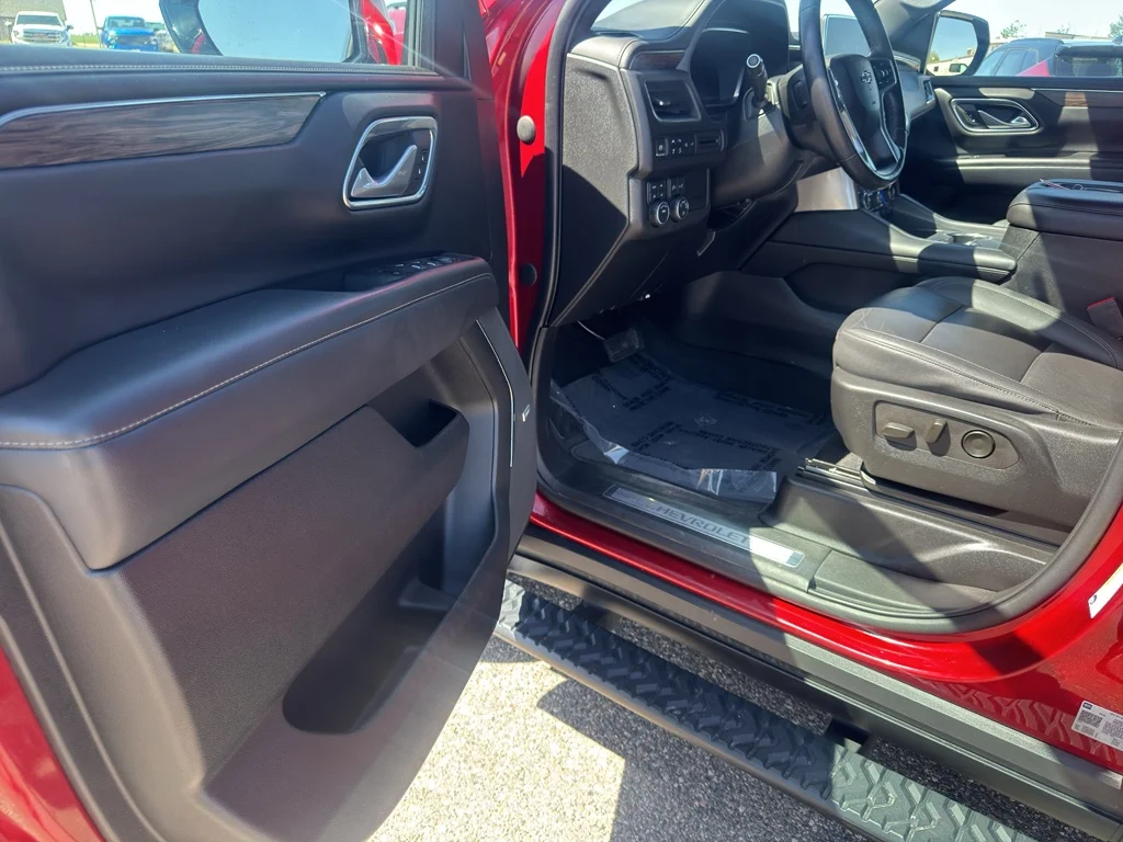 Used 2022 Cherry Red Tintcoat Chevrolet Z71 image 11