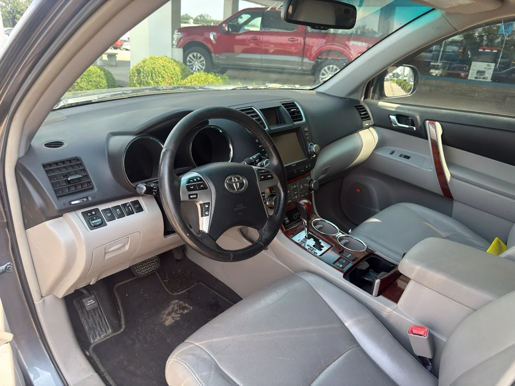 Used 2011 Magnetic Gray Metallic Toyota Limited image 2