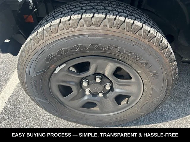 Used 2019 Gray Jeep Sport image 10