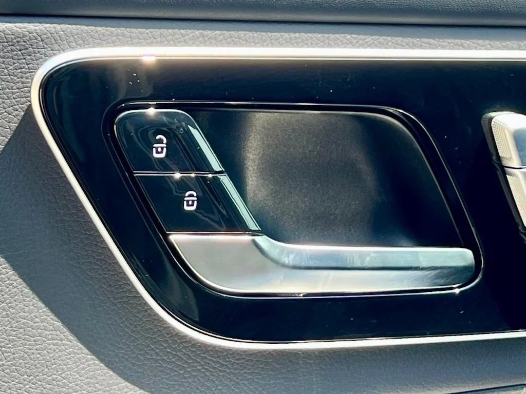 Certified Used 2026  Mercedes-Benz GLC 300 image 34