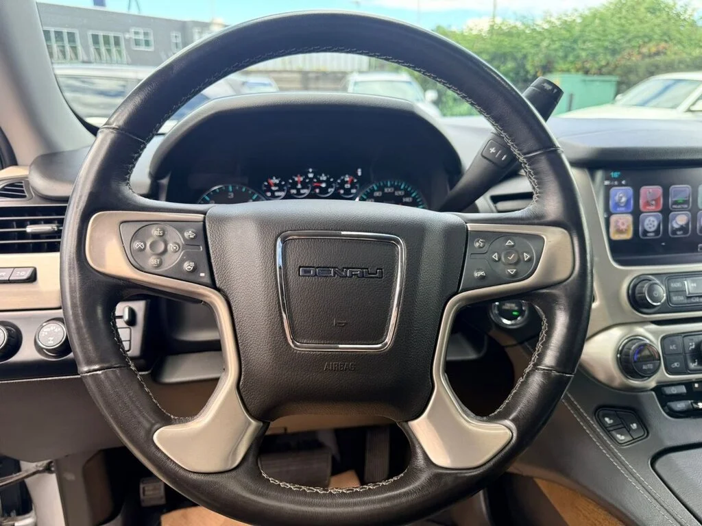 Used 2020 Quicksilver Metallic GMC 4x4 Denali Dilawri Certified   Local BC   Regularl image 13