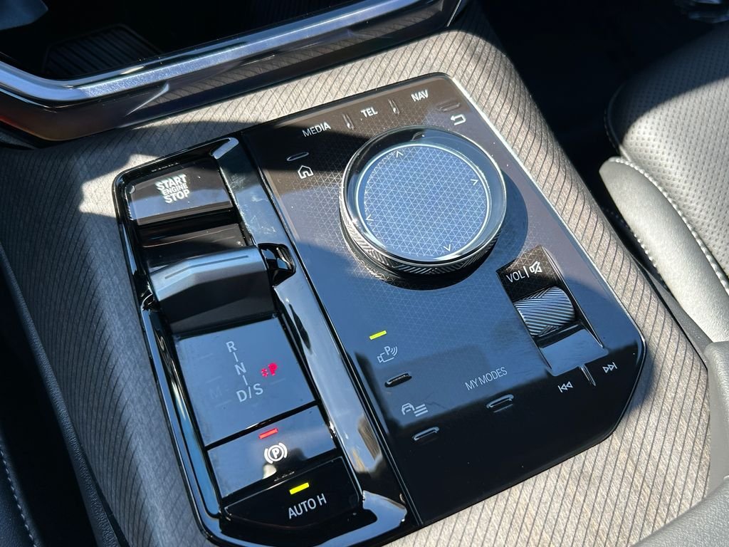 Used 2026 Skyscraper Grey Metallic BMW 30 xDrive image 28
