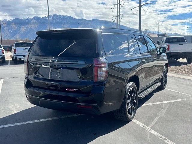 2022 Chevrolet Suburban RST - Photo 6