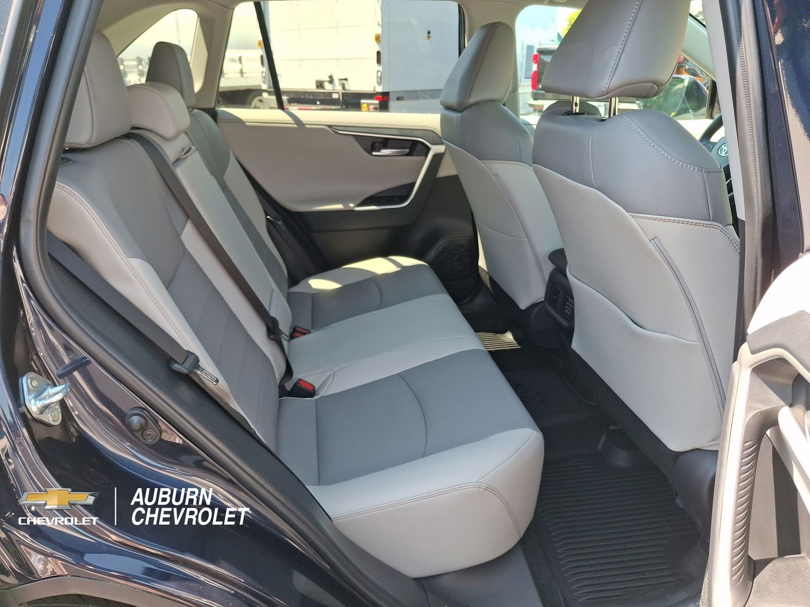 2025 Toyota RAV4 Limited - Photo 18