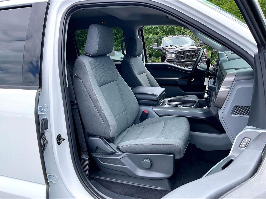Used 2024 Oxford White Ford XLT image 10