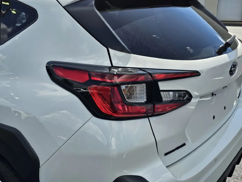 New 2027 CRYSTAL WHITE PEARL Subaru Limited image 7