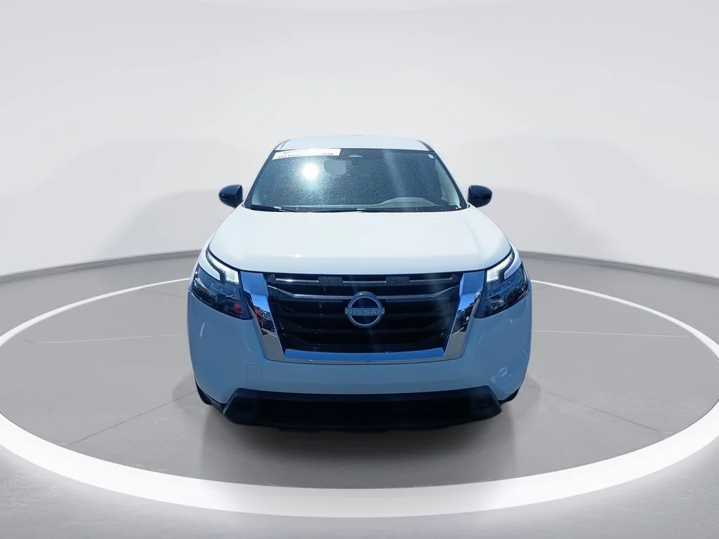 Used 2024 White Nissan S image 3