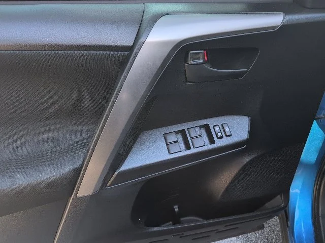 Used 2016 Blue Toyota LE image 16