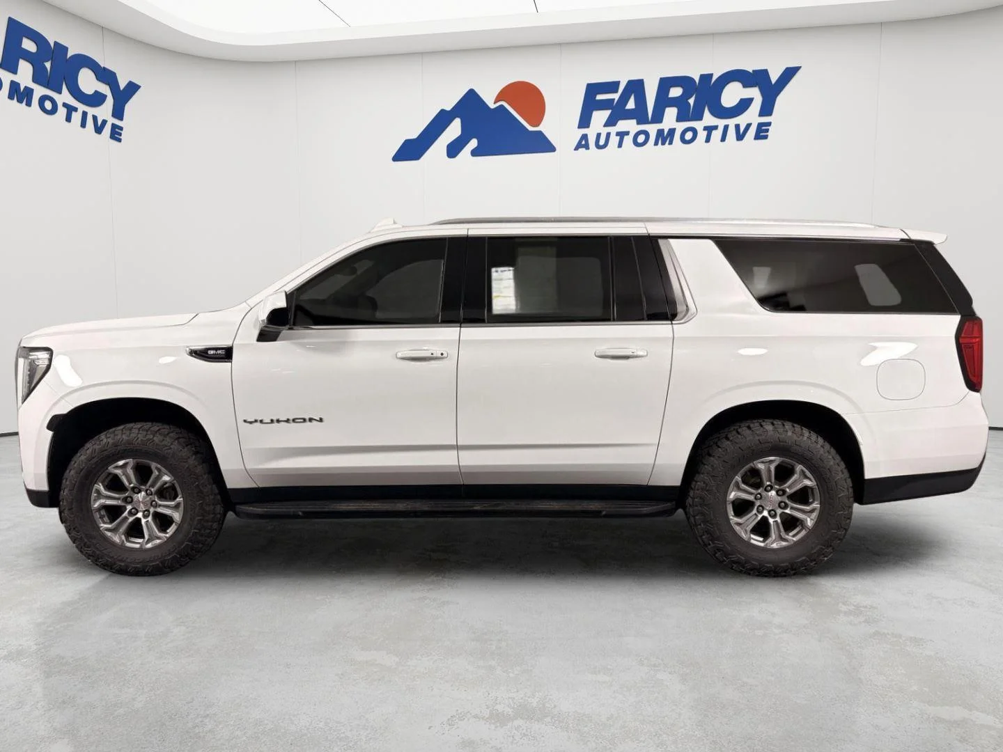 Used 2022 Summit White GMC SLE image 2