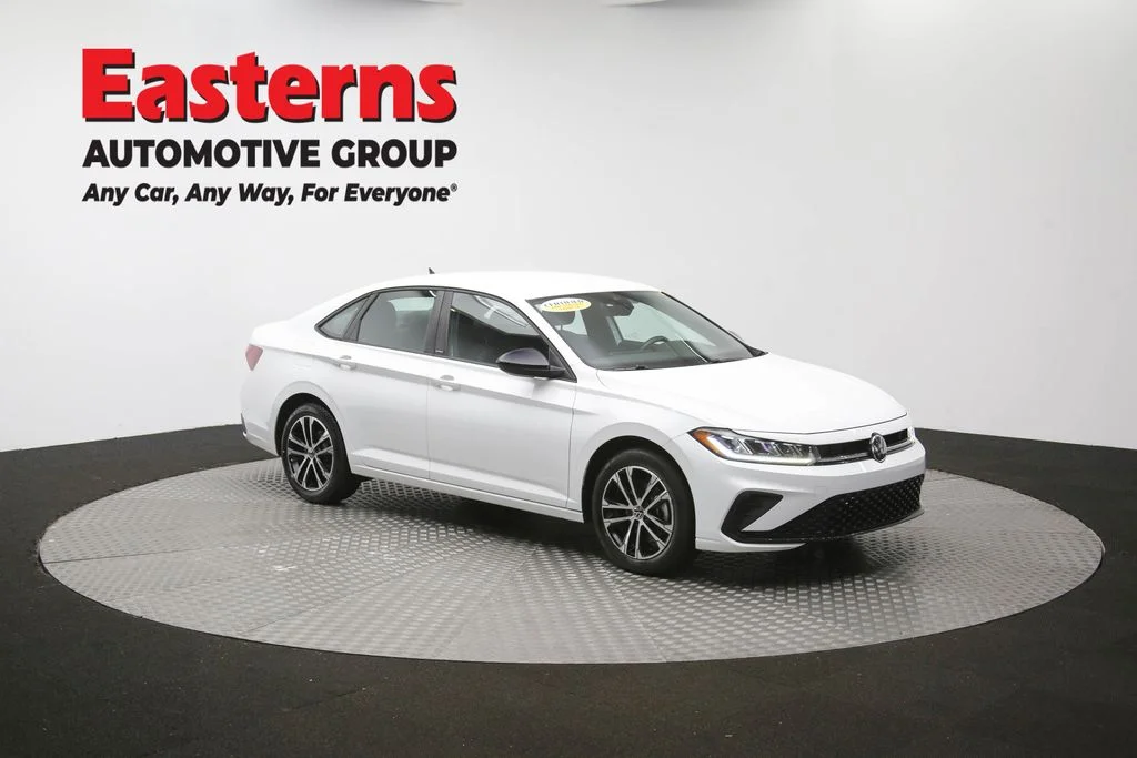 Used 2025 White Volkswagen 1.5T Sport image 47