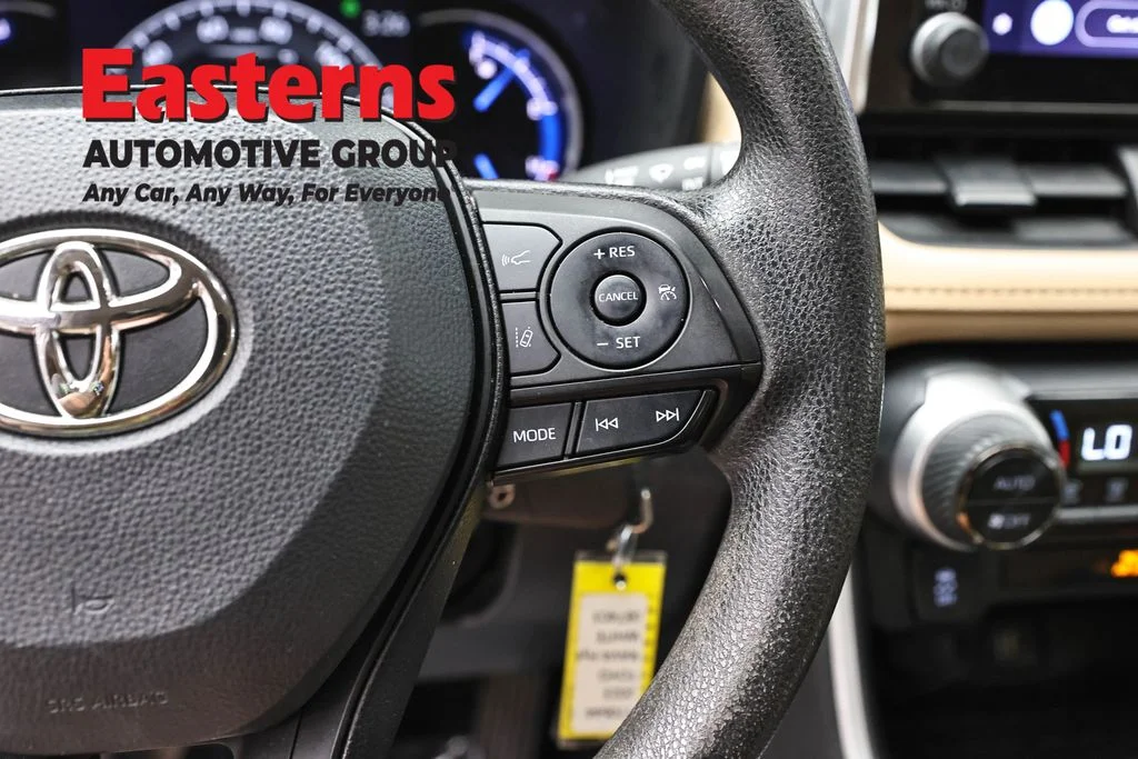 Used 2023 White Toyota LE image 15