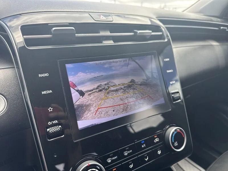 Used 2022 White Hyundai SEL image 13