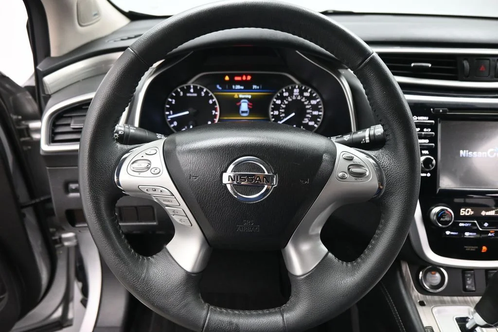 Used 2016 Silver Nissan SL image 11