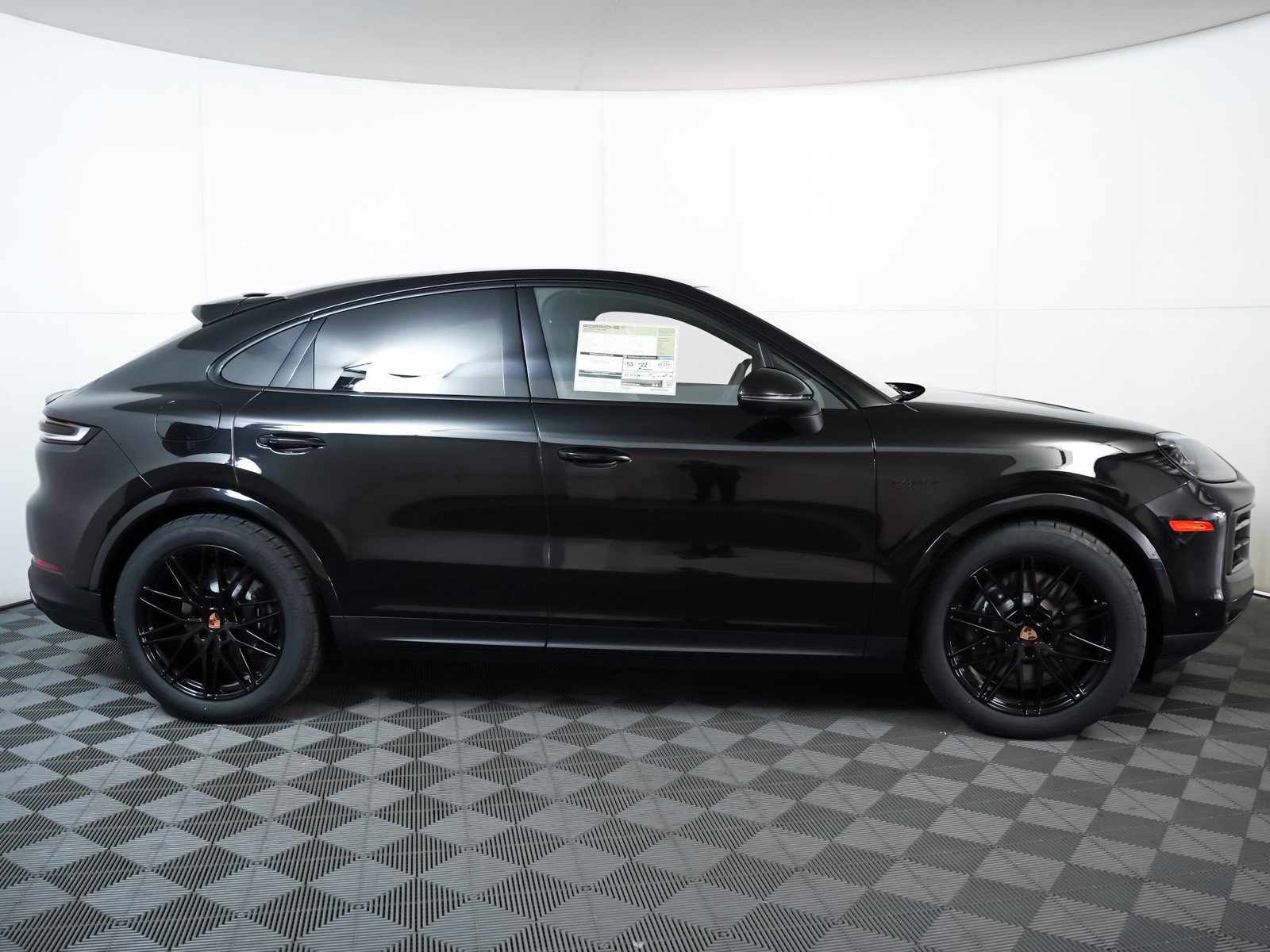 2026 Porsche Cayenne Coup E-Hybrid - Photo 9