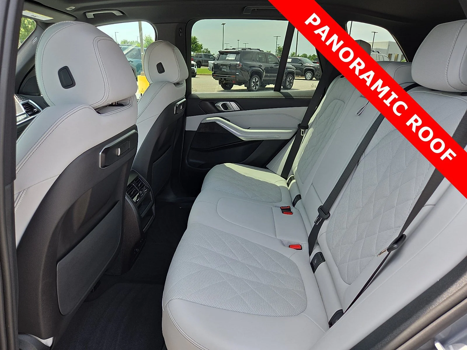 Used 2025 Skyscraper Grey Metallic BMW xDrive40i image 10